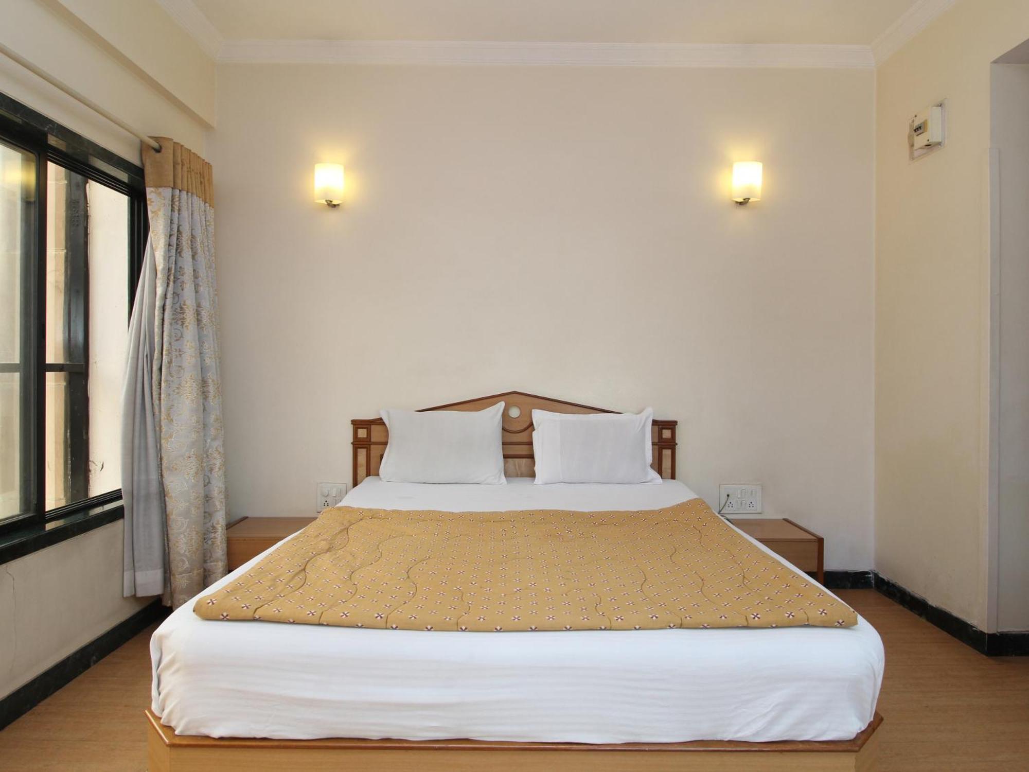 Hotel Pooja International Nashik Exteriör bild