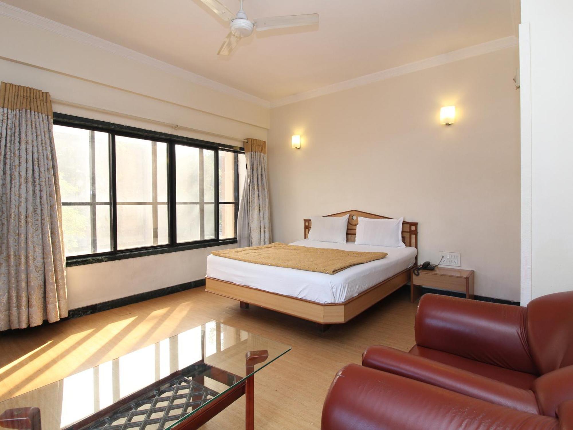 Hotel Pooja International Nashik Exteriör bild