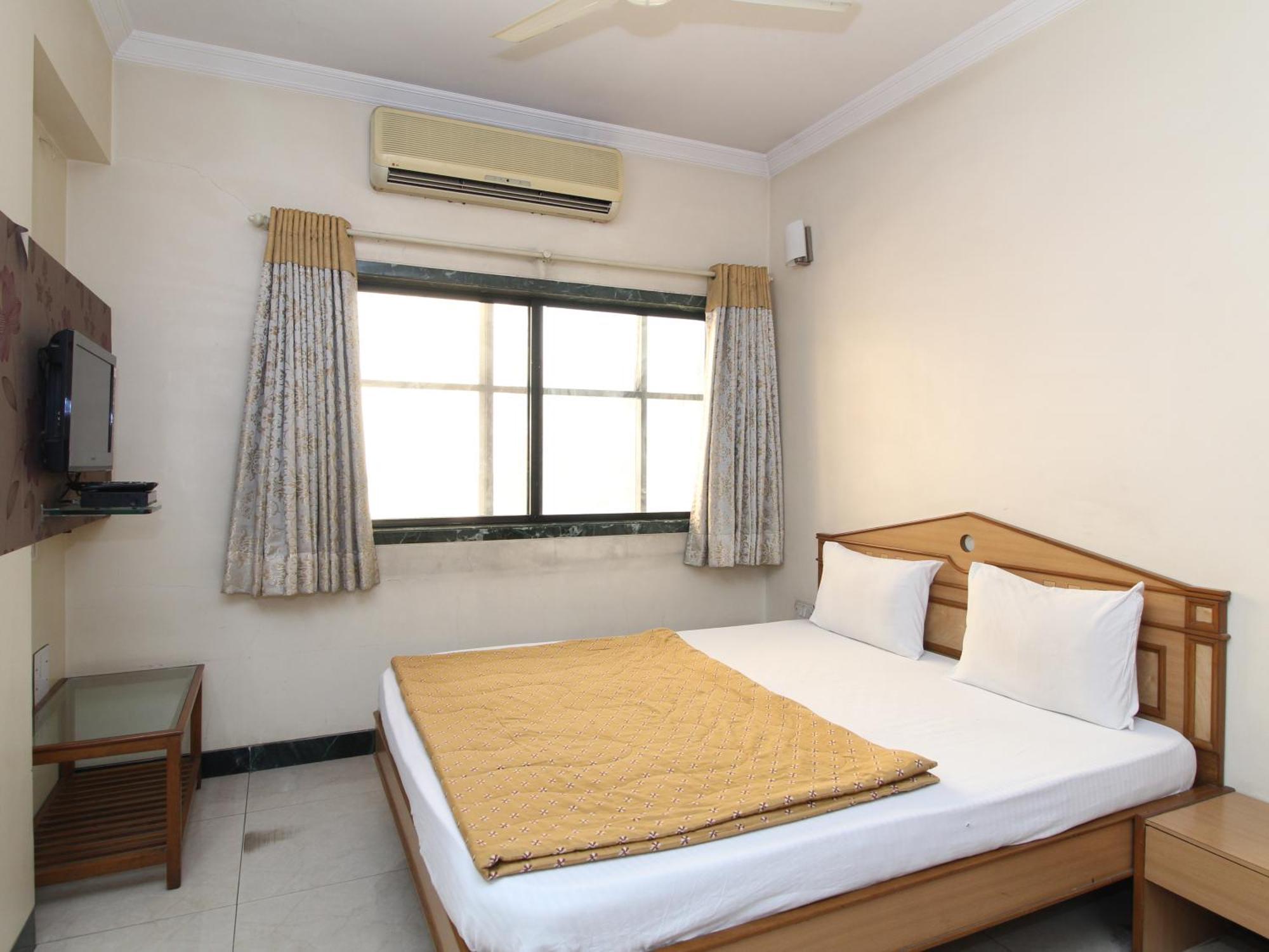 Hotel Pooja International Nashik Exteriör bild